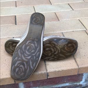 Taryn Rose Shoes - Taryn Rose gold Alessandra leather ballet flats Taryn Rose Shoes - Taryn Rose gold Alessandra leather ballet flats